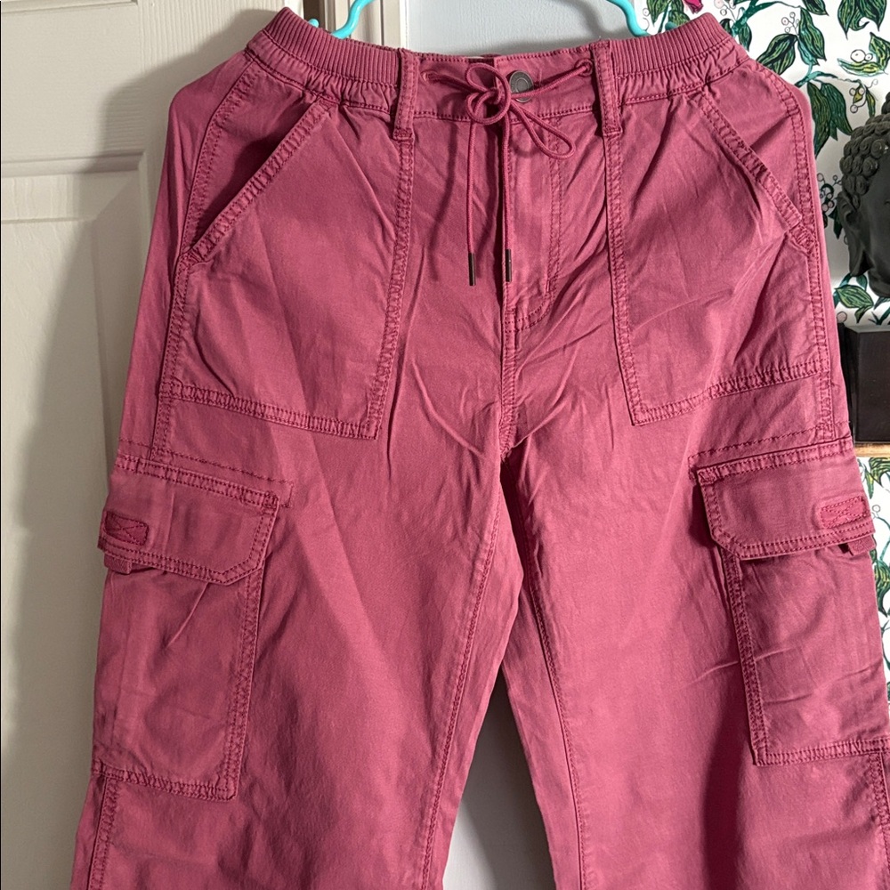 Juniors' SO® High Rise Rib Trim Cargo Wide Leg Pants - Picture 3 of 5